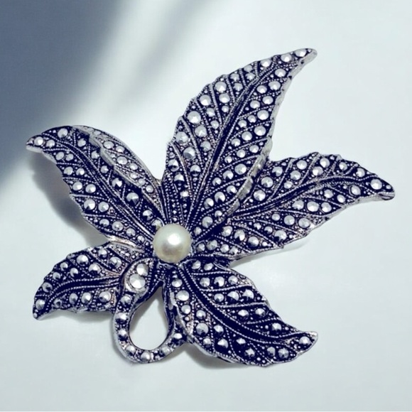 Vintage Jewelry - Vintage Flower Leaf Pearl Marcasite Sterling Silver Brooch Germany